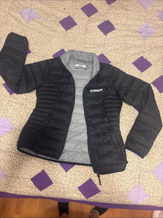 Magellan Outdoors Jackets & Blazers - Magellan youth Black Puffer Jacket with Gray Lining